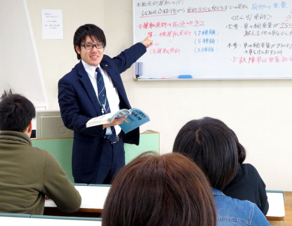 写真:学科教習指導の様子